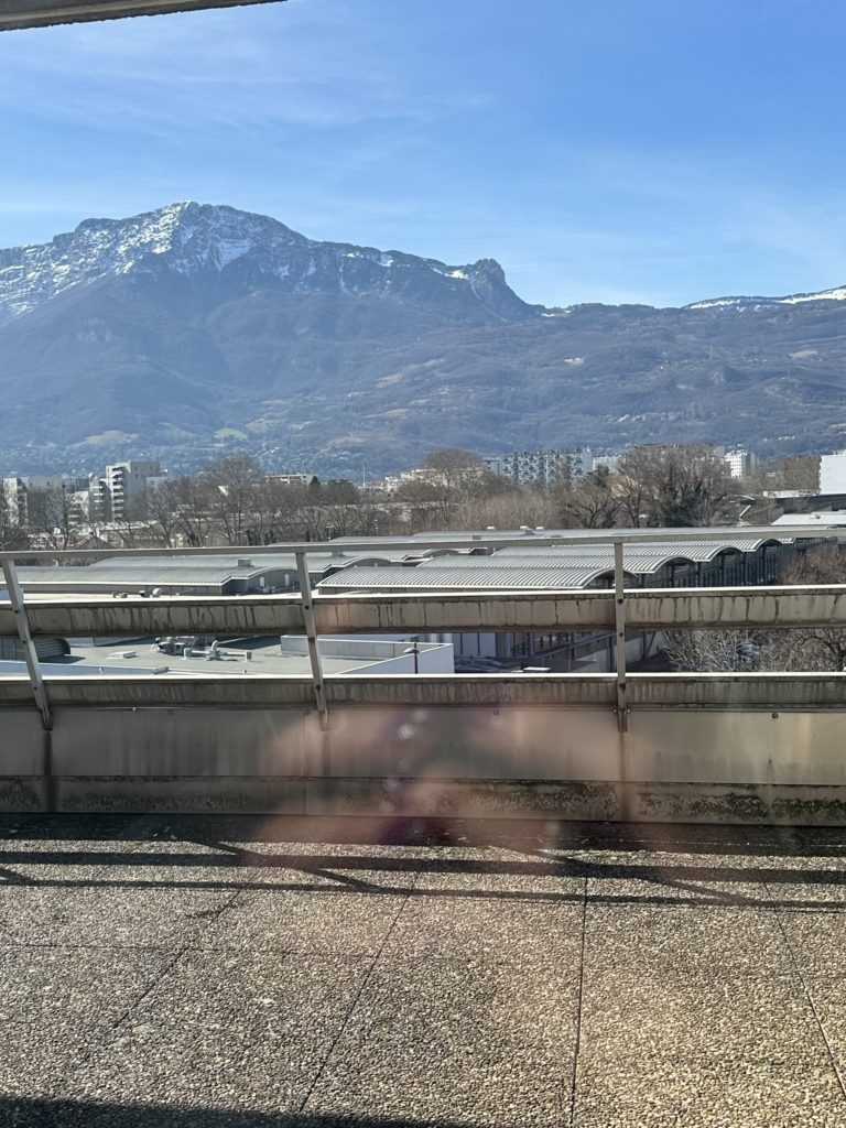 Vue du CCAS de Grenoble, sur le Vercors